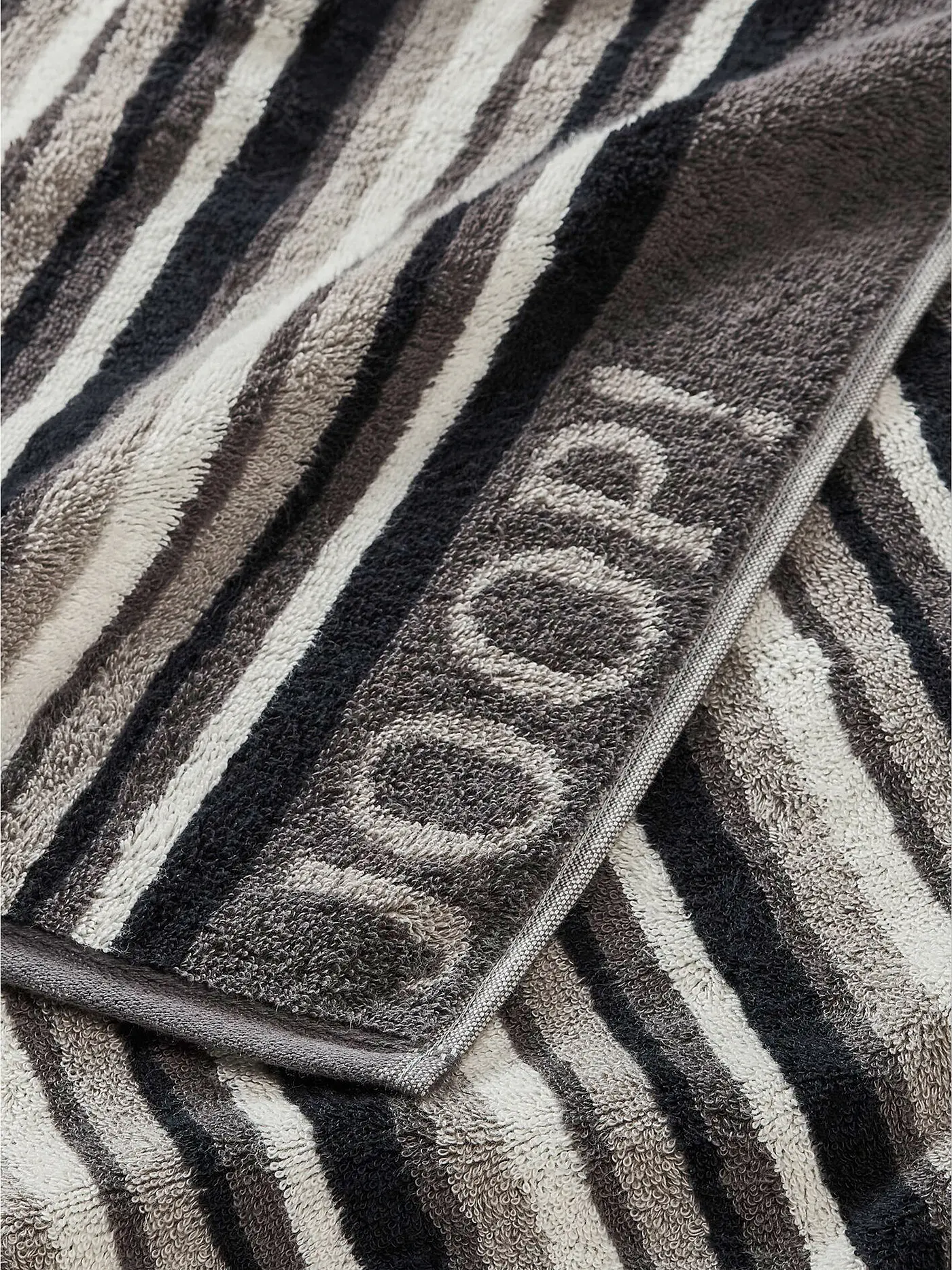JOOP | Handtuch 50x100cm MOVE STRIPES Apricot | grau